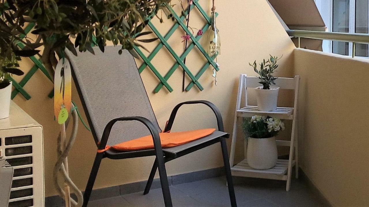 Apartment Orange